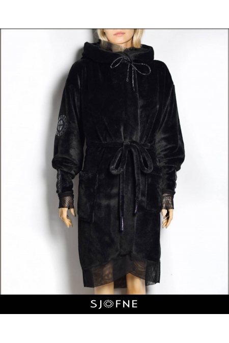 Elegancki czarny szlafrok damski z kapturem ciepły z miękkiego polaru welurowego Sjofne Luksusowe szlafroki premium